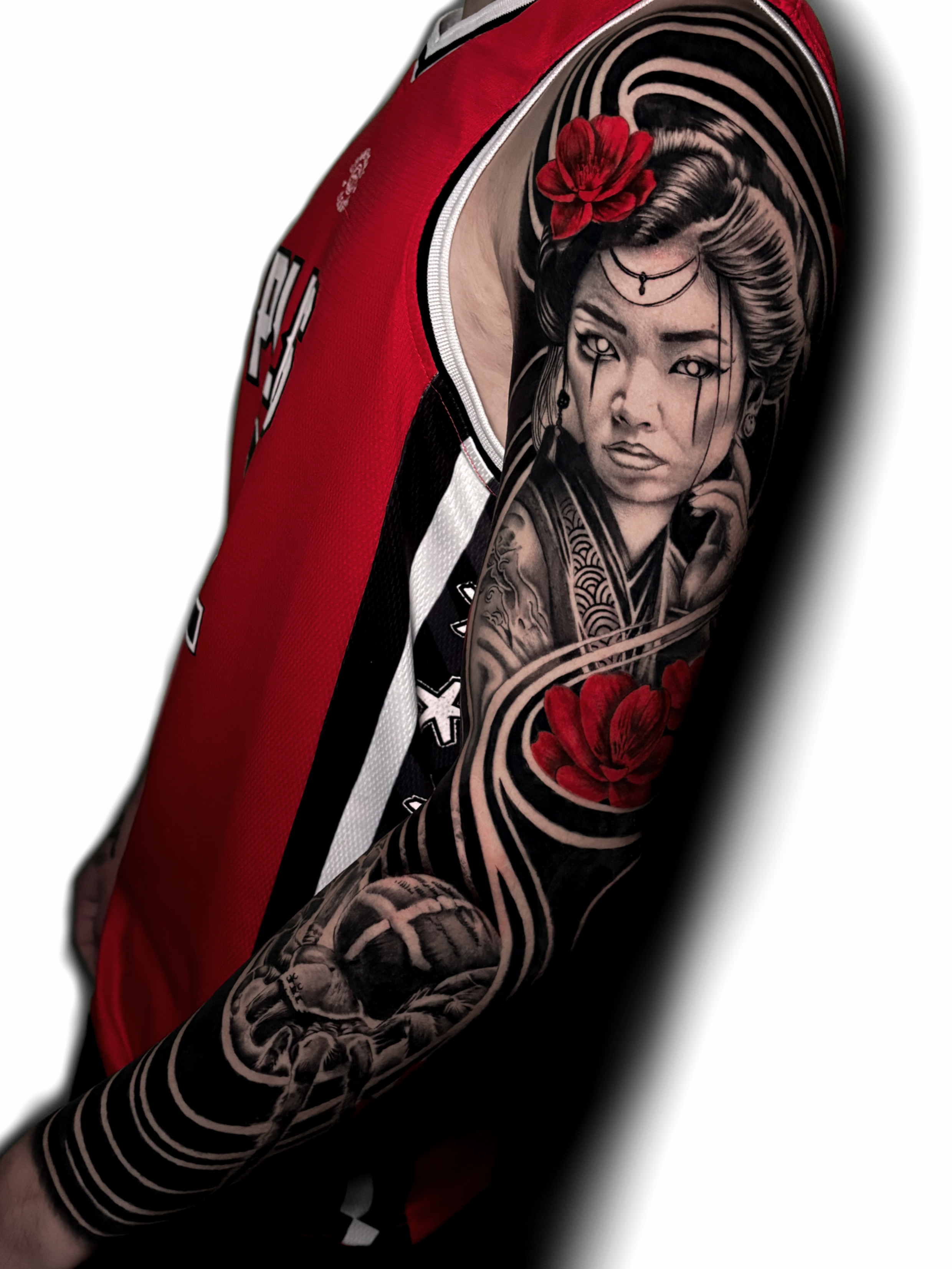 Tatuaje manga completa geisha japonesa Brego Tattoo Verín
